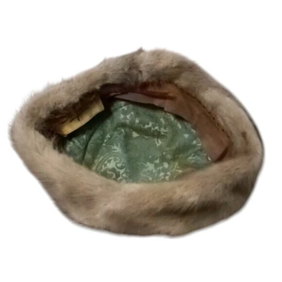 Vintage Women's Fur Pillbox Hat - A Timeless Fashion Accessory f/Simpsons Canada - Picture 4 of 5